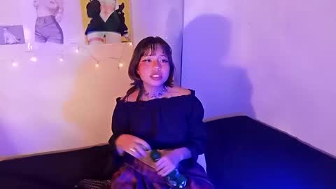 Snapshot of cherrywitchy chatting on 12/19/24, 02:12 Cherry online show from 12/19/24, 02:12