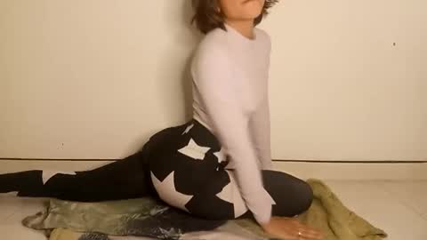 Snapshot of cherrywitchy chatting on 01/01/25, 01:58 Cherry online show from 01/01/25, 01:58