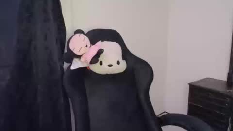 Snapshot of cherrywitchy chatting on 02/22/25, 03:56 Cherry online show from 02/22/25, 03:56