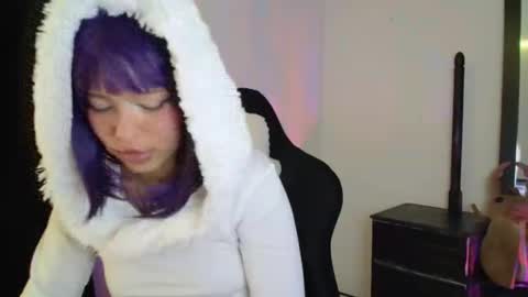 Snapshot of cherrywitchy chatting on 02/25/25, 06:14 Cherry online show from 02/25/25, 06:14