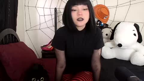 Snapshot of cherrywitchy chatting on 10/03/25, 03:31 Cherry online show from 10/03/25, 03:31