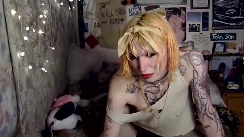 cher strauberry online show from 02/24/26, 12:08