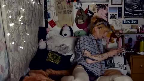 cher strauberry online show from 04/11/26, 05:12