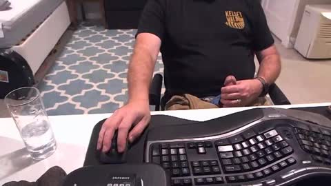 Snapshot of chesbayboy chatting on 10/12/25, 04:44 chesbayboy online show from 10/12/25, 04:44