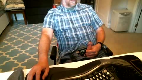 Snapshot of chesbayboy chatting on 06/18/26, 06:56 chesbayboy online show from 06/18/26, 06:56