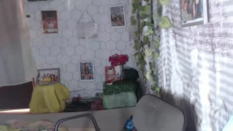 chescahotxxxl online show from 11/10/25, 11:15