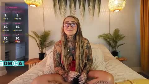 Snapshot of cheviblue chatting on 11/05/25, 01:44 Chevi Blue online show from 11/05/25, 01:44