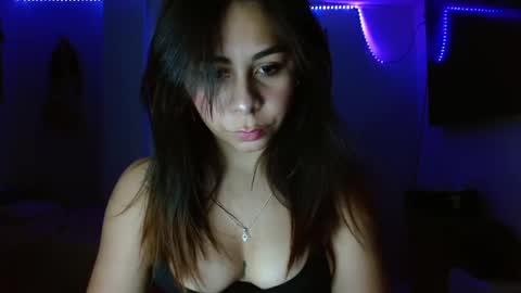 Snapshot of chiara_20 chatting on 10/04/25, 02:42 Airam online show from 10/04/25, 02:42