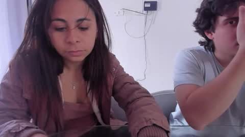 Snapshot of chiara_20 chatting on 10/31/25, 04:52 Airam online show from 10/31/25, 04:52