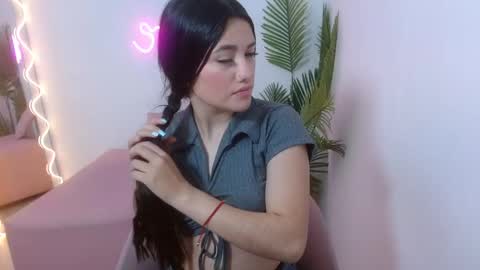 Snapshot of chiara_tay chatting on 12/12/24, 07:48 Chiara online show from 12/12/24, 07:48