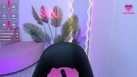 Snapshot of chiara_tay chatting on 01/27/25, 01:16 Chiara online show from 01/27/25, 01:16