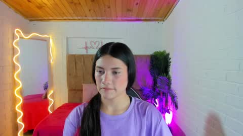 Snapshot of chiara_tay chatting on 09/09/25, 07:13 Chiara online show from 09/09/25, 07:13