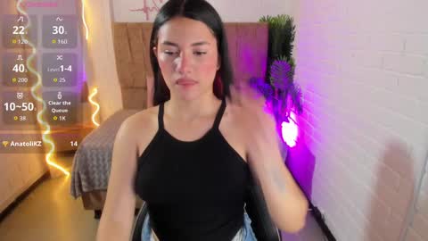 Snapshot of chiara_tay chatting on 09/18/25, 07:16 Chiara online show from 09/18/25, 07:16