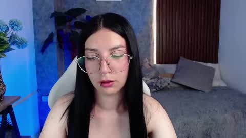 Snapshot of chiaraa_fiore chatting on 02/26/25, 07:49 Chiara online show from 02/26/25, 07:49