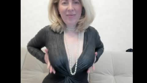 Snapshot of chicafortuna chatting on 05/18/26, 03:02 NBFG online show from 05/18/26, 03:02