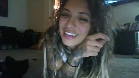 Snapshot of chicagobabe312 chatting on 11/15/25, 04:54 chicagobabe312 online show from 11/15/25, 04:54