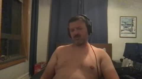 chicagoguy7183 online show from 10/02/25, 04:41