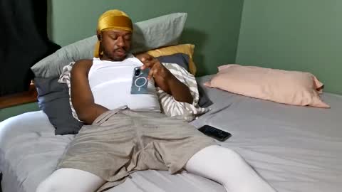 Que online show from 03/16/26, 05:06