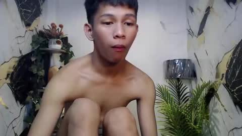 chick_renz online show from 10/03/25, 05:04