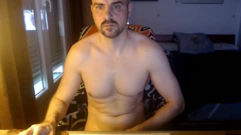 Snapshot of chicocam1983 chatting on 11/10/25, 04:39 chicocam1983 online show from 11/10/25, 04:39