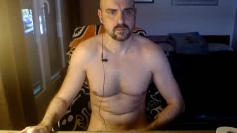 Snapshot of chicocam1983 chatting on 01/18/26, 04:44 chicocam1983 online show from 01/18/26, 04:44