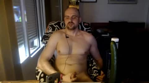 Snapshot of chicocam1983 chatting on 06/20/26, 04:32 chicocam1983 online show from 06/20/26, 04:32
