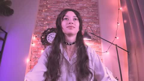 Snapshot of chill_girrrl chatting on 11/07/25, 12:16 Vivian online show from 11/07/25, 12:16