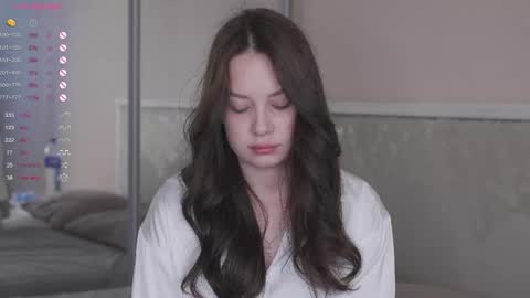Snapshot of chillgirlll chatting on 05/19/26, 04:52 Nicole online show from 05/19/26, 04:52