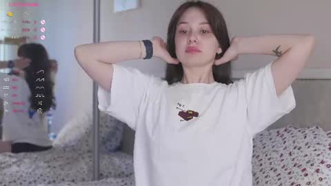 Snapshot of chillgirlll chatting on 06/12/26, 05:50 Nicole online show from 06/12/26, 05:50
