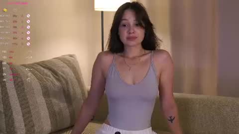Snapshot of chillgirlll chatting on 07/27/26, 05:25 Nicole online show from 07/27/26, 05:25