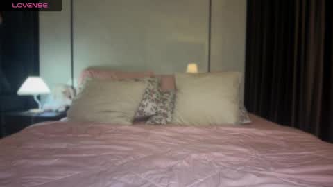 Snapshot of chillstella chatting on 05/13/26, 08:16 Call me Stelz online show from 05/13/26, 08:16