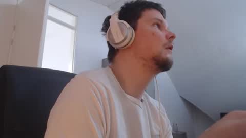 chillzonecam online show from 09/12/25, 03:56