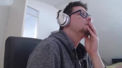 chillzonecam online show from 04/24/26, 05:04