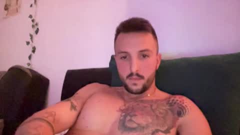 Snapshot of chimichurrii chatting on 10/04/25, 05:33 Sugar online show from 10/04/25, 05:33