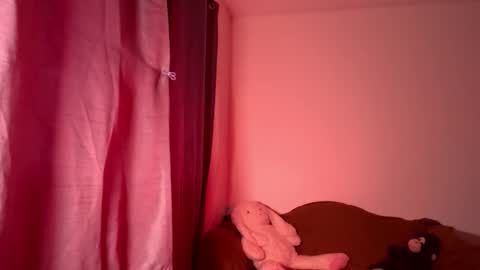 Snapshot of chinicr18 chatting on 03/19/26, 11:31 chinicr18 online show from 03/19/26, 11:31