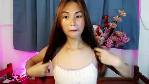 Snapshot of chinitaluxe chatting on 05/21/26, 04:08 Chinita online show from 05/21/26, 04:08