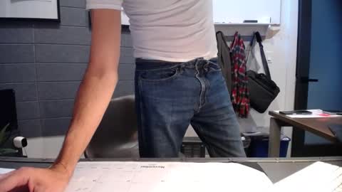 Snapshot of chitownaries82 chatting on 11/16/25, 10:04 Chitown Aries online show from 11/16/25, 10:04