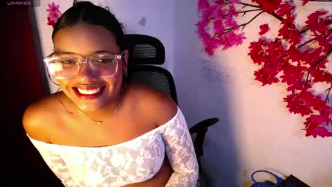chleo_rosse online show from 04/21/26, 04:08