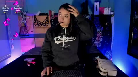 Chloeallennn  online show from 05/28/26, 11:29