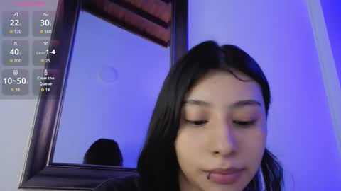 chloe_bluee_ online show from 03/25/26, 11:16