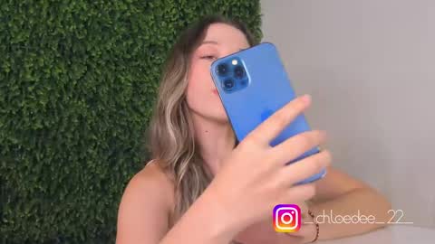 Chloe online show from 09/11/25, 10:04