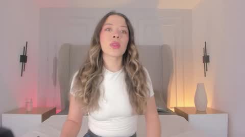 Chloe online show from 11/18/25, 11:47