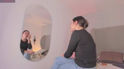 Chloe online show from 11/29/25, 10:29