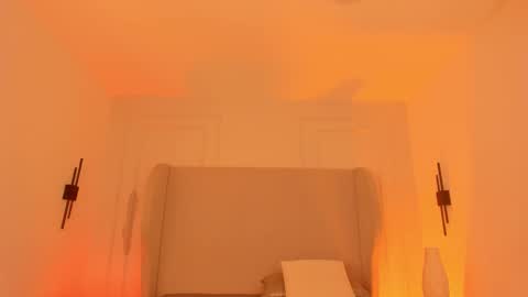 Chloe online show from 12/04/25, 12:36