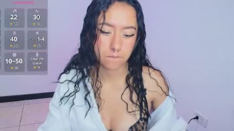 Snapshot of chloe_desire11 chatting on 07/08/26, 11:04 chloe_desire11 online show from 07/08/26, 11:04