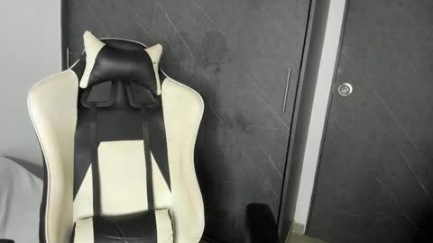 chloe online show from 04/02/26, 12:52