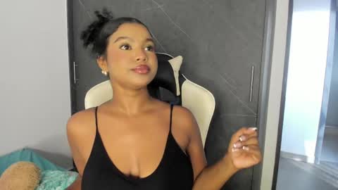Snapshot of chloe_evans21 chatting on 05/28/26, 10:40 chloe online show from 05/28/26, 10:40