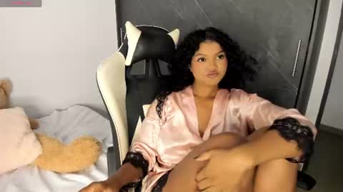 Snapshot of chloe_evans21 chatting on 07/24/26, 12:52 chloe online show from 07/24/26, 12:52