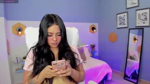 Snapshot of chloe_fischer chatting on 11/26/25, 03:35 Chloe online show from 11/26/25, 03:35