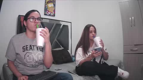 Snapshot of chloe_hotx chatting on 09/21/25, 01:40 Chloe and Danna online show from 09/21/25, 01:40